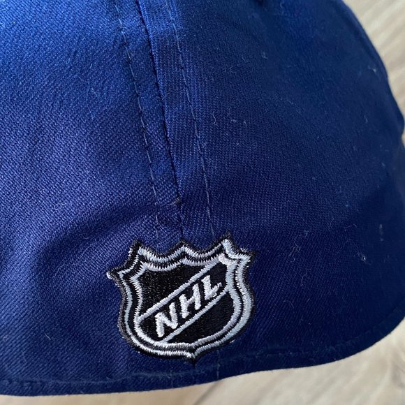 St. Louis Blues NHL Jacket (Medium) and Reebok Hat (One Size) - Picture 9 of 11